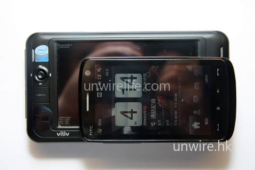 與 HTC Touch HD 比較，機身大細也沒有後者的一倍。