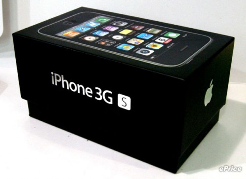 可見包裝與 iPhone 3G 一模一樣，只是多了個 S 字，代表系統運作快了。