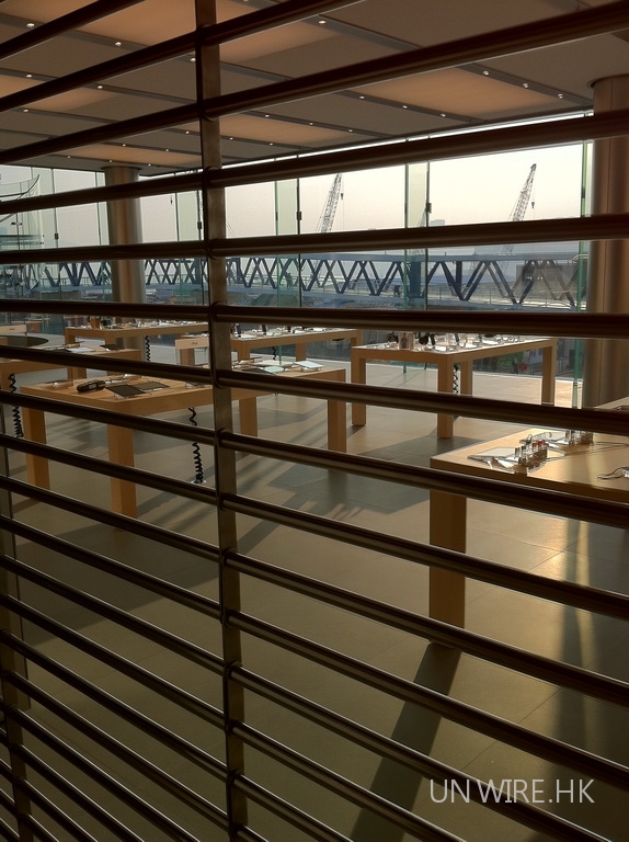 unwirehk-applestore3