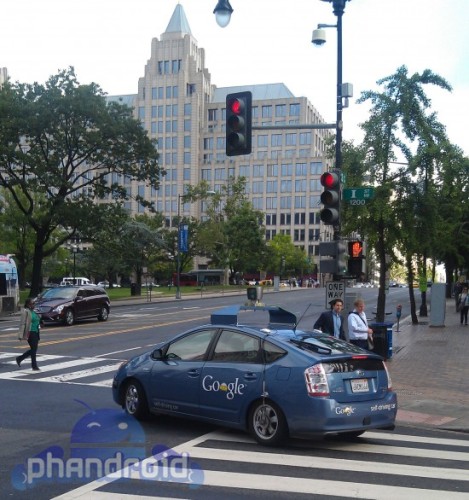 Google 「自駕遊」！無人駕駛汽車在首都華盛頓大街行走