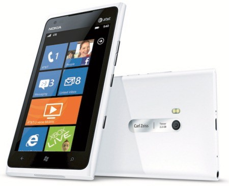 AT&T：Lumia 900上台價降一半