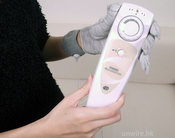 女士手紋即時見效!  Rio Hand Rejuvenation 高科技令你變嫩滑