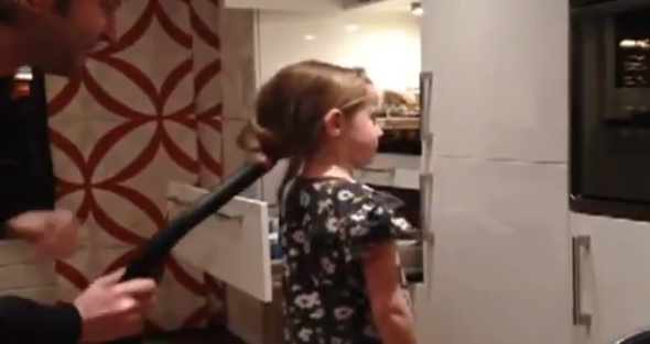 吸塵機的另類用途！用吸塵扮靚靚