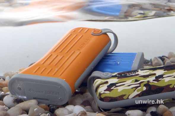 [結果公布] 免費試用 3 防 MOMAX iPower TOUGH 6000mAh 雙 USB 電池