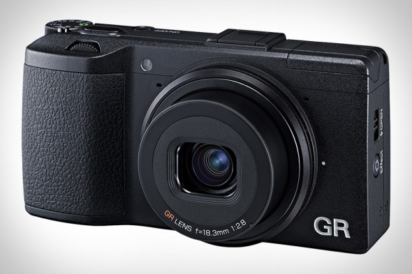 【報價】HK$6490 買 APS-C 感光元件、等效 28mm f/2.8 鏡頭．Ricoh GR 明日開售