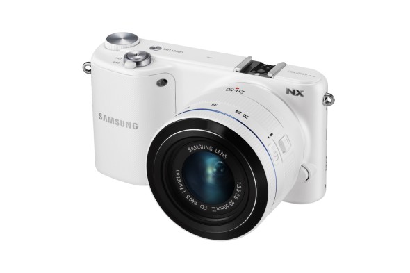 HK$4990 買可換鏡相機．Samsung NX2000 登場