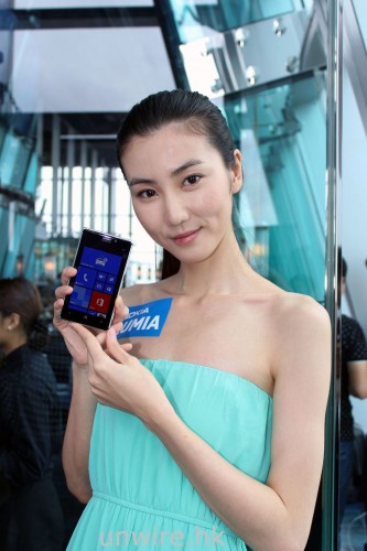 【實機詳測】AMOLED 屏幕更勝 IPS？Nokia Lumia 925 詳測