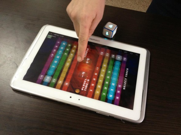 平板 Board Game 新配件：骰仔加藍牙