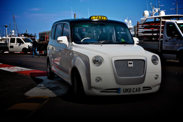 英國展示最新電動的士概念車