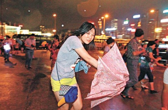 港人關心「打風」最多 ?  2013 年香港 10 大 Facebook 話題