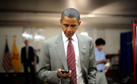 iPhone 不安全？奧巴馬只能夠使用 BlackBerry 手機