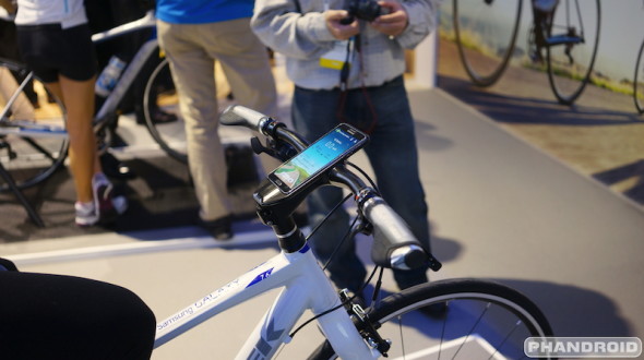 Samsung Galaxy Bike Dock 邊踩車邊充電