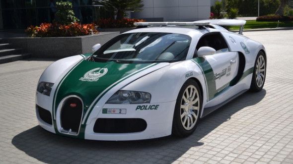 Bugatti Veyron 做警車  杜拜警方齋擺唔捉賊