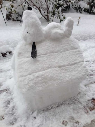 苦中作樂！東京創意雪人