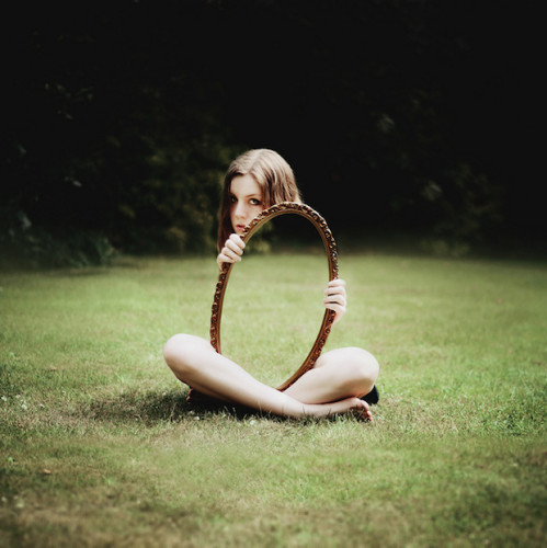超現實攝影作品：穿透而非反射的鏡子