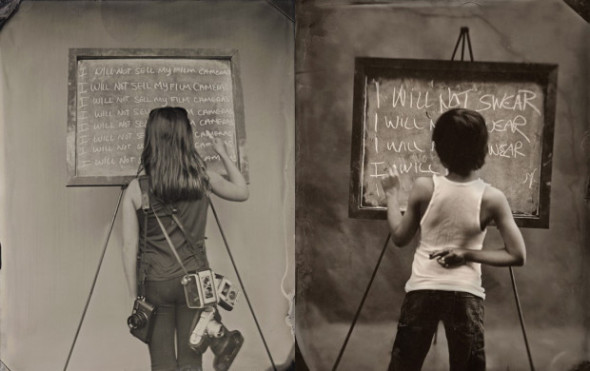 復古照片重現「我以後不敢再犯」罰抄情景