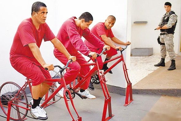 巴西囚犯以踩單車發電作減刑條件