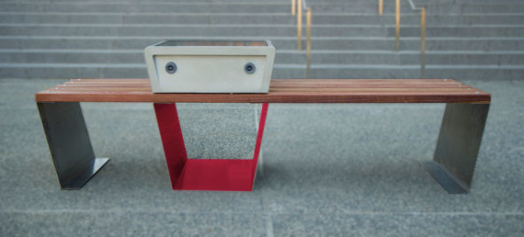 麻省理工研發 Soofa 多用途公園智能長凳