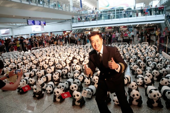Facebook 獨家貼圖慶祝 1,600 熊貓遊香港