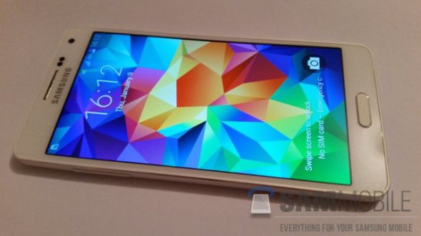 Samsung Galaxy A5 實機照片流出 機背有金屬手感！