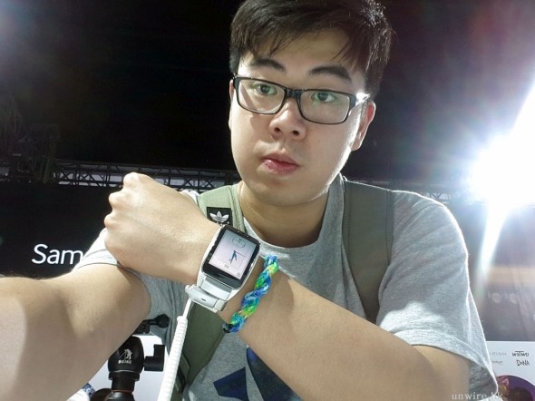 小編 ：「這是放大版 Gear Fit 嗎？」Samsung Gear S 真錶速試