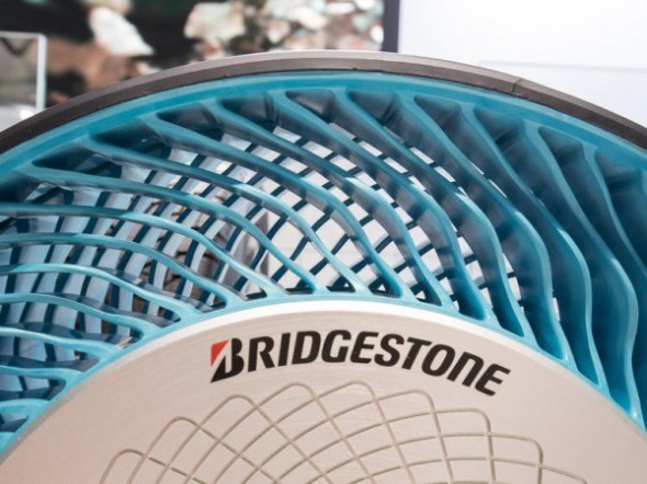 Bridgestone 展示新一代 Air Free 輪胎