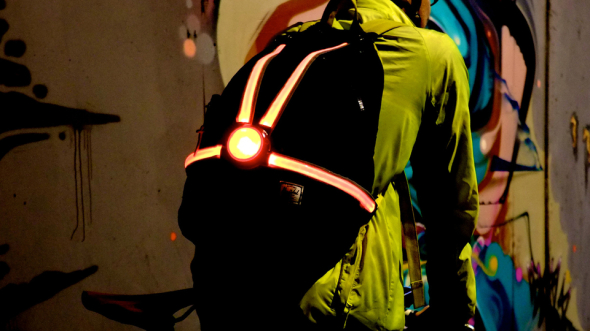 Veglo Communter X4 穿戴式單車警示燈正式登場