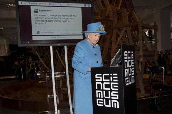 英女皇用 iPad 發出她首個 Tweet