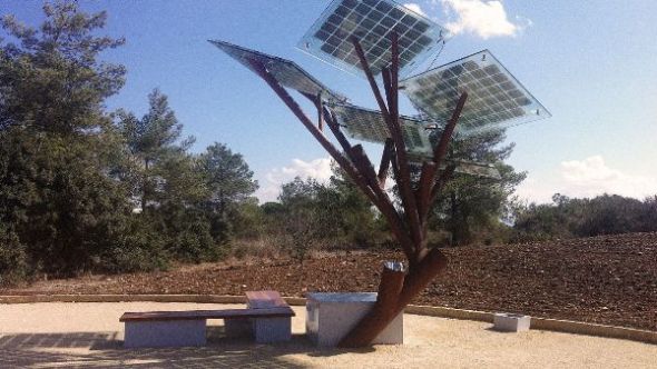 科技、藝術與環保結合！e-Tree 電子樹可提供電力及收集露水