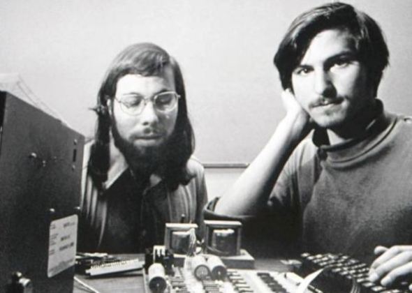 Steve Jobs 親自售出 Apple 1 電腦即將拍賣！估值高達 100 萬美元