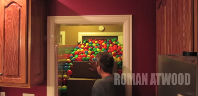 2015-01-22 17_44_18-Crazy Plastic Ball PRANK!! - YouTube