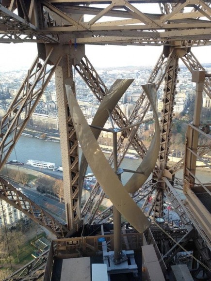 巴黎鐵塔加裝風力發電裝置