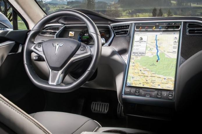 2014-tesla-model-s-interior-02