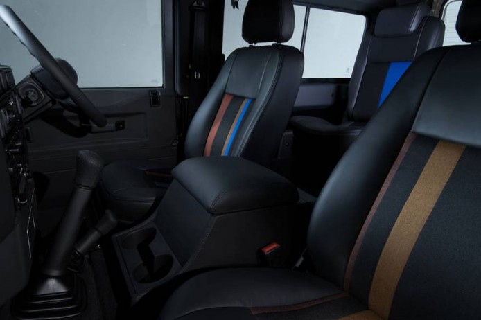 paul-smith-land-rover-defender-06