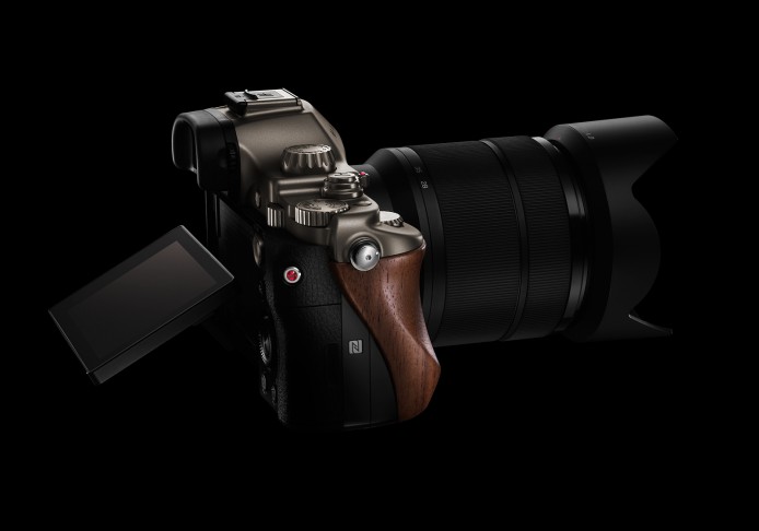 中國土豪限定？Hasselblad 推出 a7R 貼牌相機 Lusso