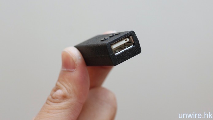 另一邊就是 USB Type A 母頭，係咁多啦。