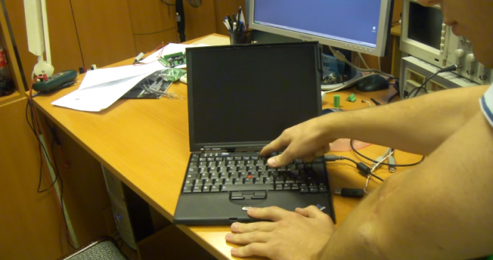 俄研究員製出「一插即死」USB 手指，兩秒令電腦再起不能，防毒無符