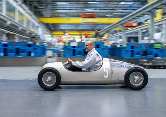 探索 3D 打印   重塑經典 Audi 賽車