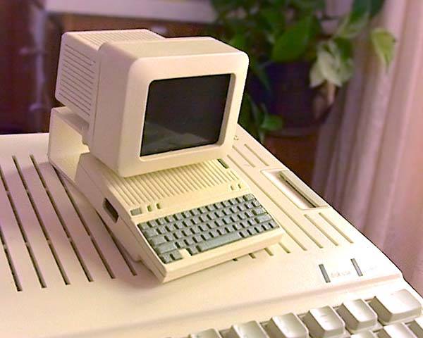 3D 打印人手上色 Raspberry Pi 變經典 Apple IIc