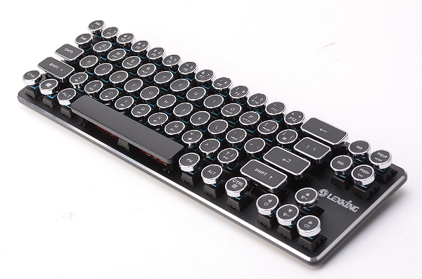 懷舊風上身！復古打字機機械式鍵盤可發出「啪啪聲」
