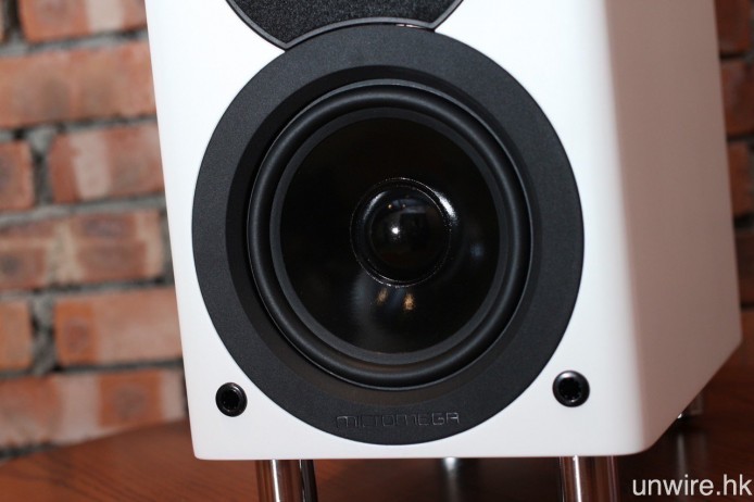 小朋友看到喇叭紙盤最想篤