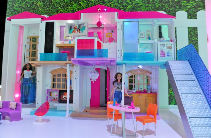 Barbie 屋也要智能化！Hello Dreamhouse 登場