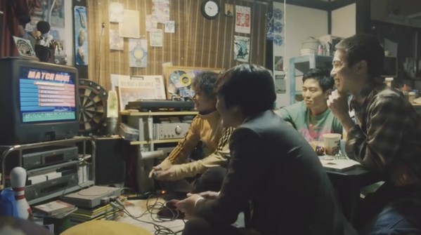【好懷念】Konami 新宣傳片一大班人去朋友家中玩《Winning Eleven 4》