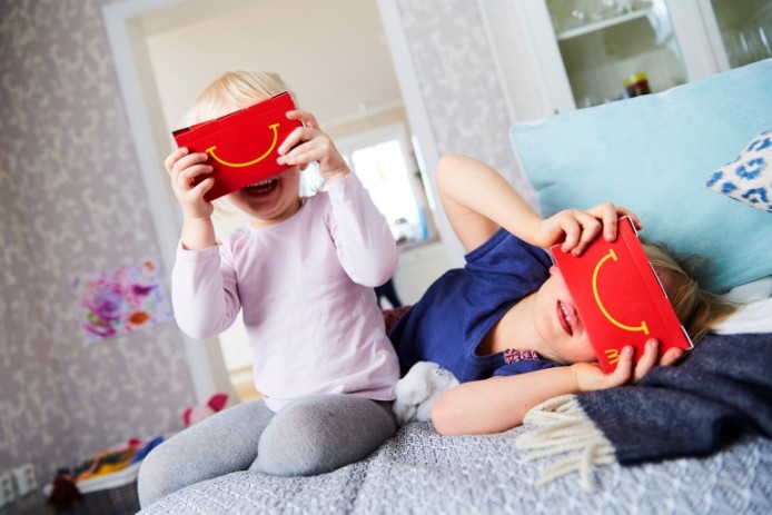 麥當勞投入 VR 熱潮  開心樂園餐盒變 Google Cardboard