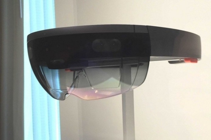 叫價 $23,400! 微軟 HoloLens 開發版 3 月 30 正式發售