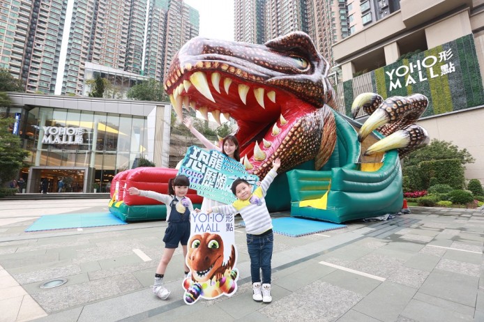 逃出速龍口_首次曝光_25呎高巨型暴龍頭充氣滑梯_resize