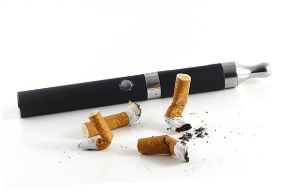 有助戒煙！英國醫學組織建議煙民改抽電子煙