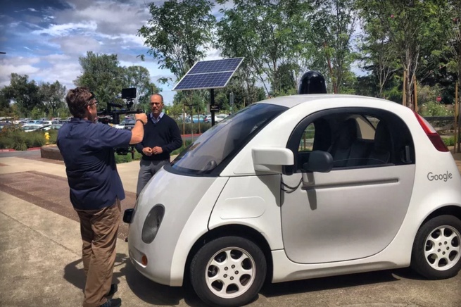 X 實驗室畢業  Google 自動駕駛汽車獨當一面