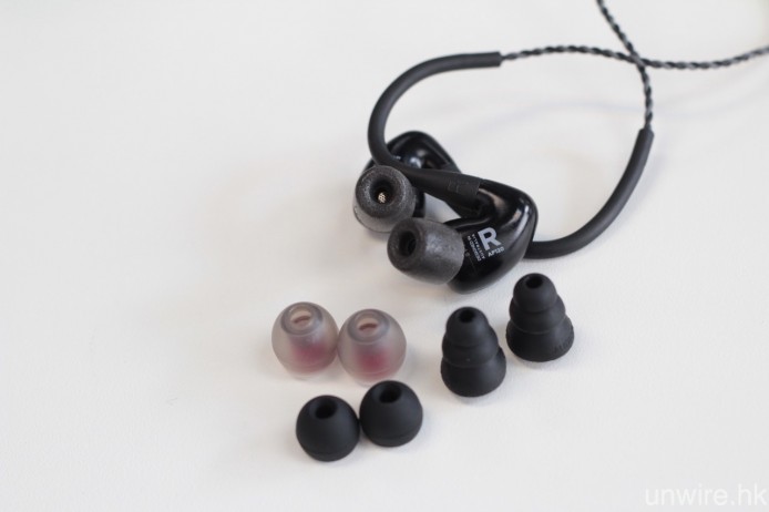 Earplug_08