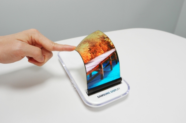 有圖有真相！Samsung 即將展出全新 5.7 吋「可折疊」手機螢幕